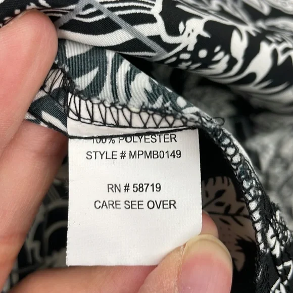 Notations v neck button down floral and squares top - Picture 7 of 8